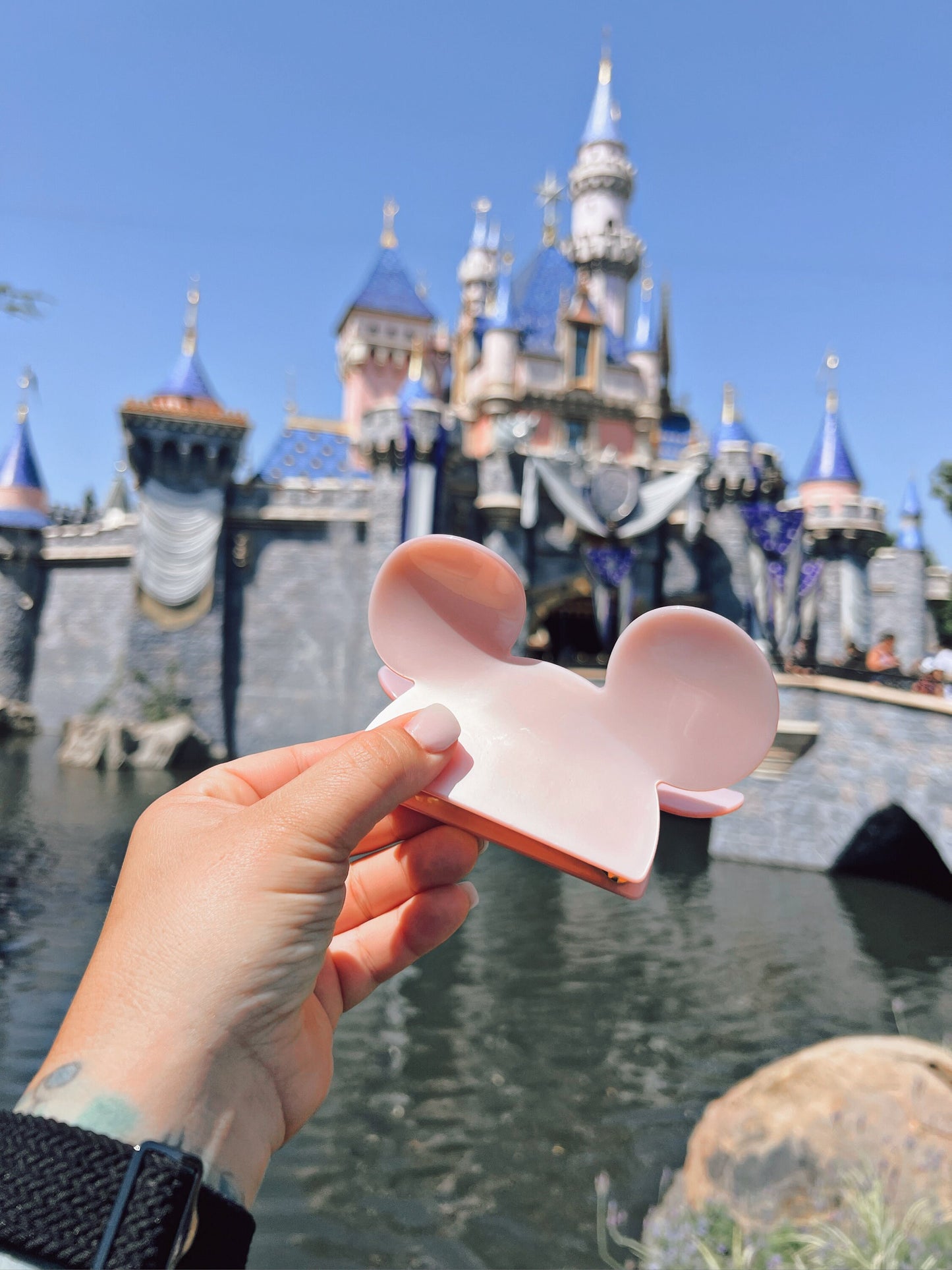 Mouse shaped claw clip