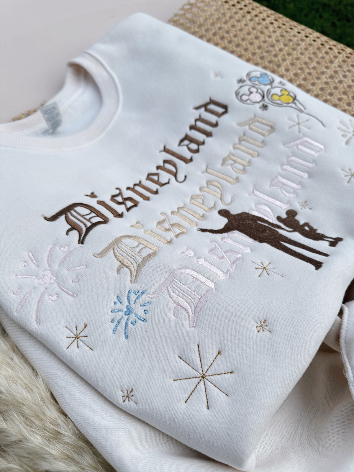Cool tone Magic land crewneck PRE ORDER(MID/LATE OCT)