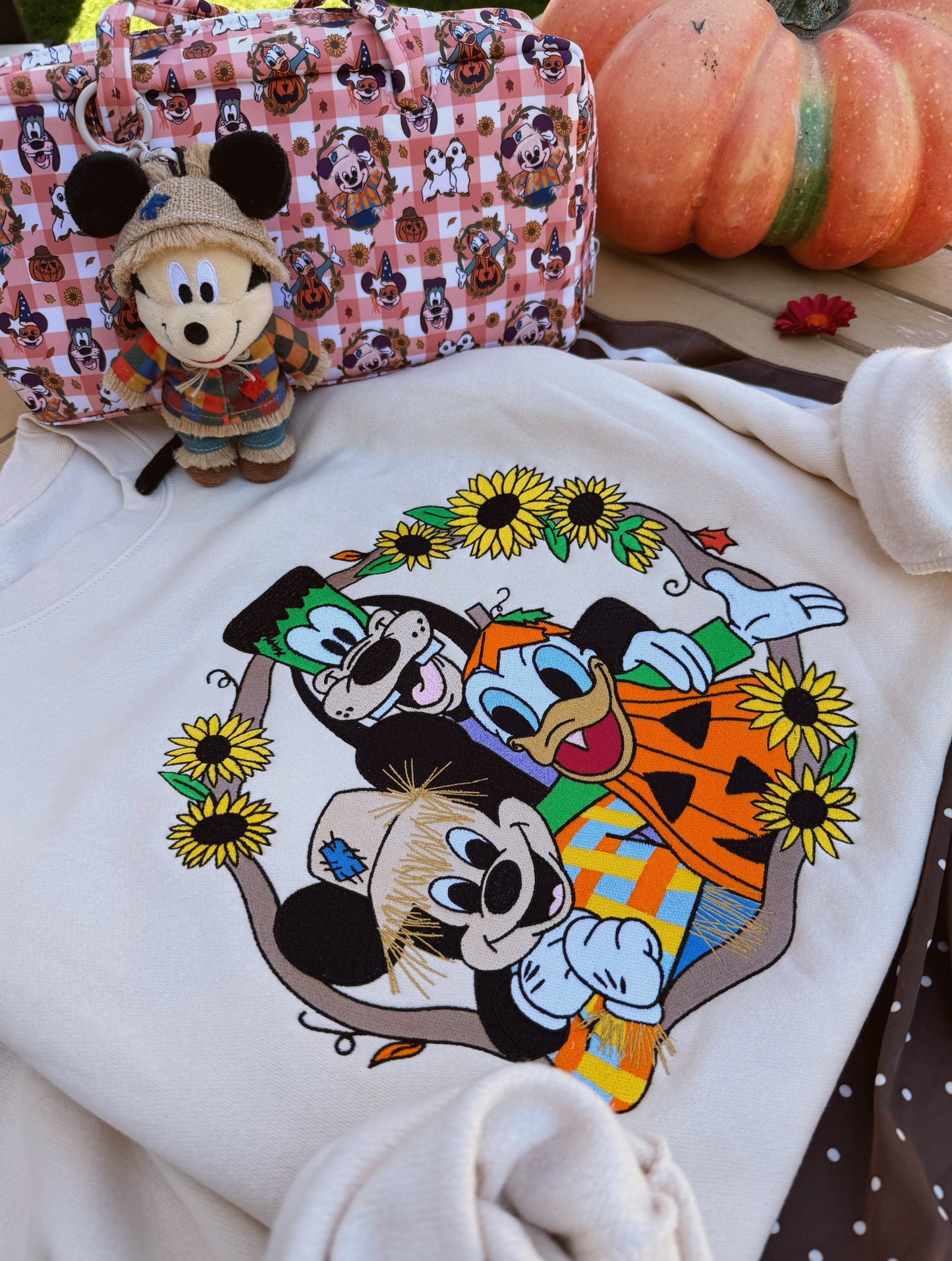Harvest Friends Embroidered sweatshirt (PRE ORDER MID/LATE AUG)