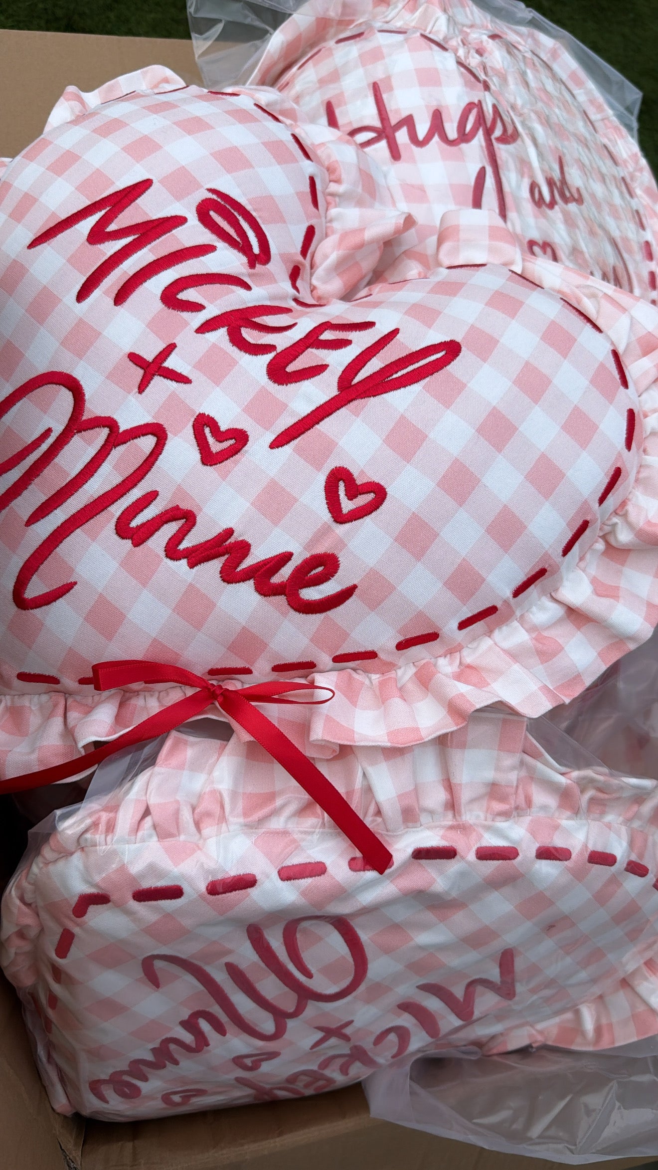 Ruffle Heart Pillows (READY TO SHIP)