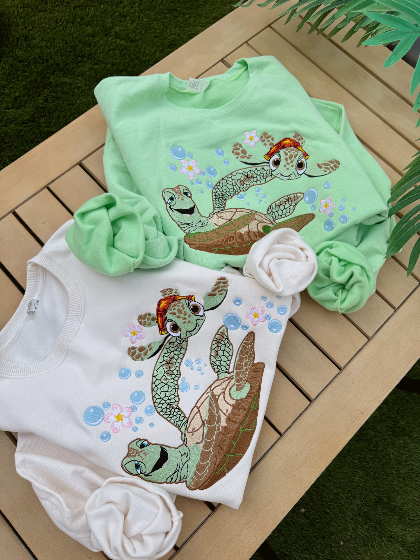 Turtle Dudes embroidered crewneck PRE-ORDER(MID/LATE JULY)