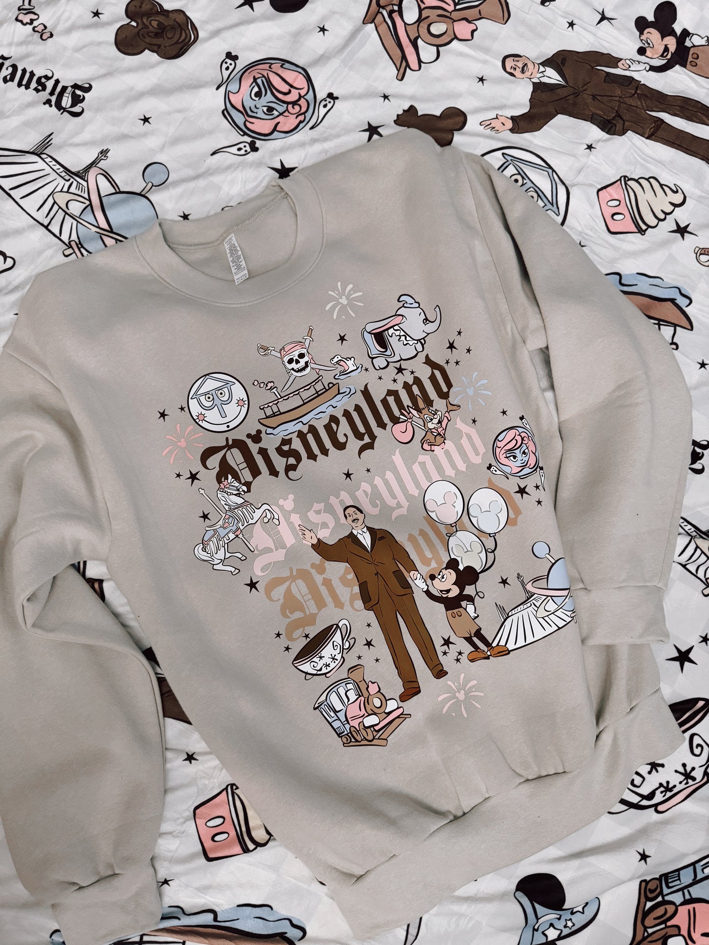 In the parks GRAPHIC unisex crewneck MADE TO ORDER