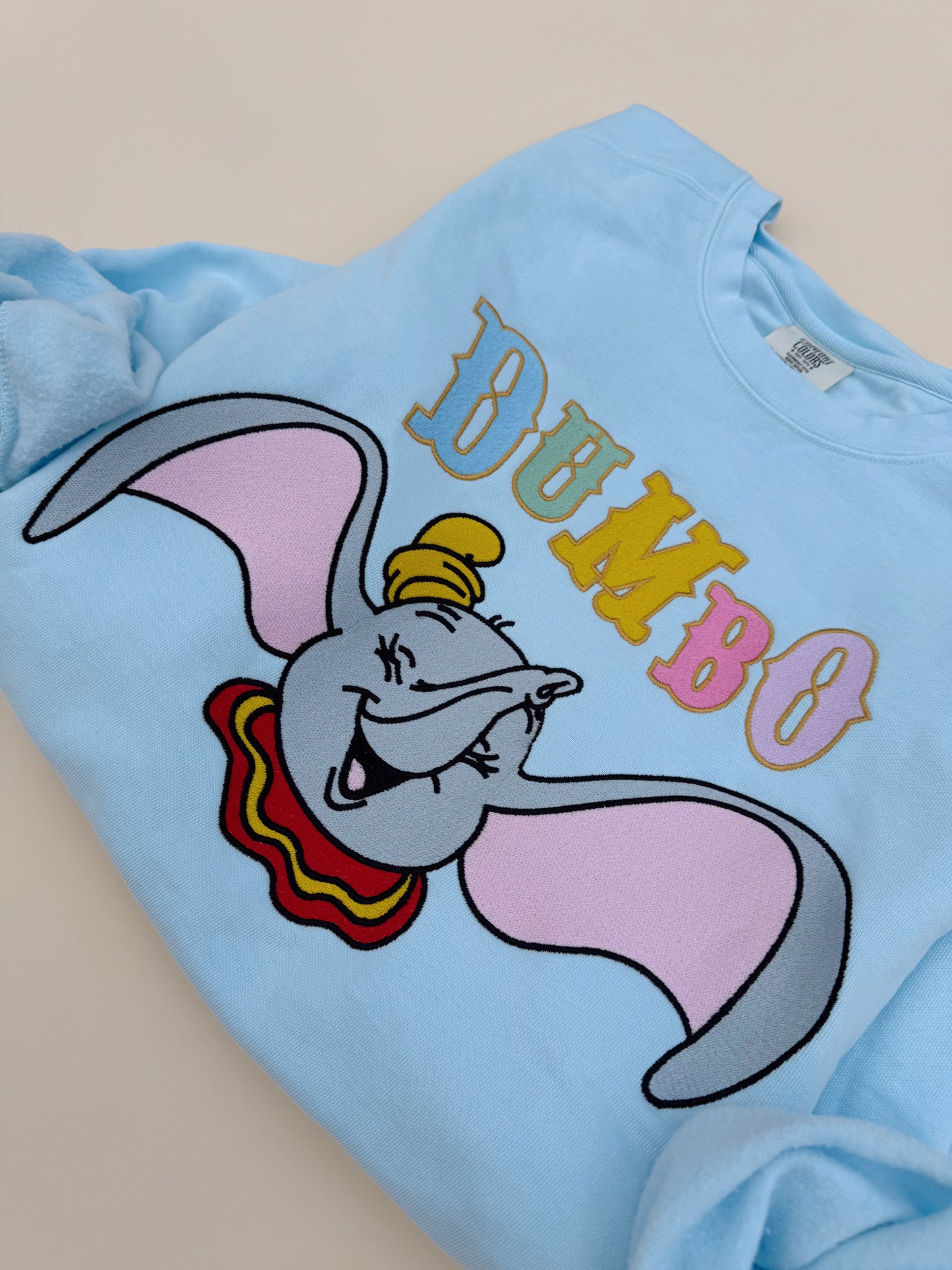 Flying elephant embroidered crewneck PRE ORDER(LATE JUNE/EARLY JULY)