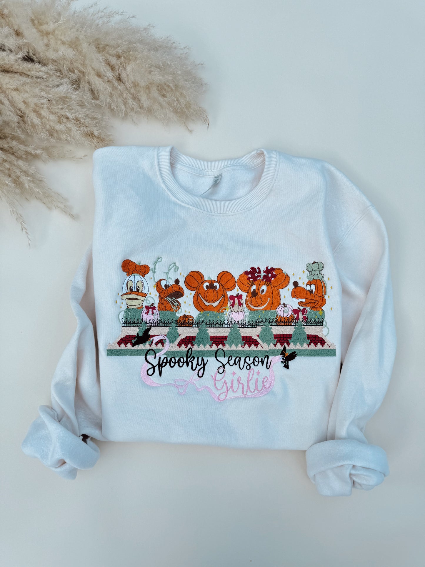 Spooky Girlie crewneck PRE ORDER(MID/LATE AUG)