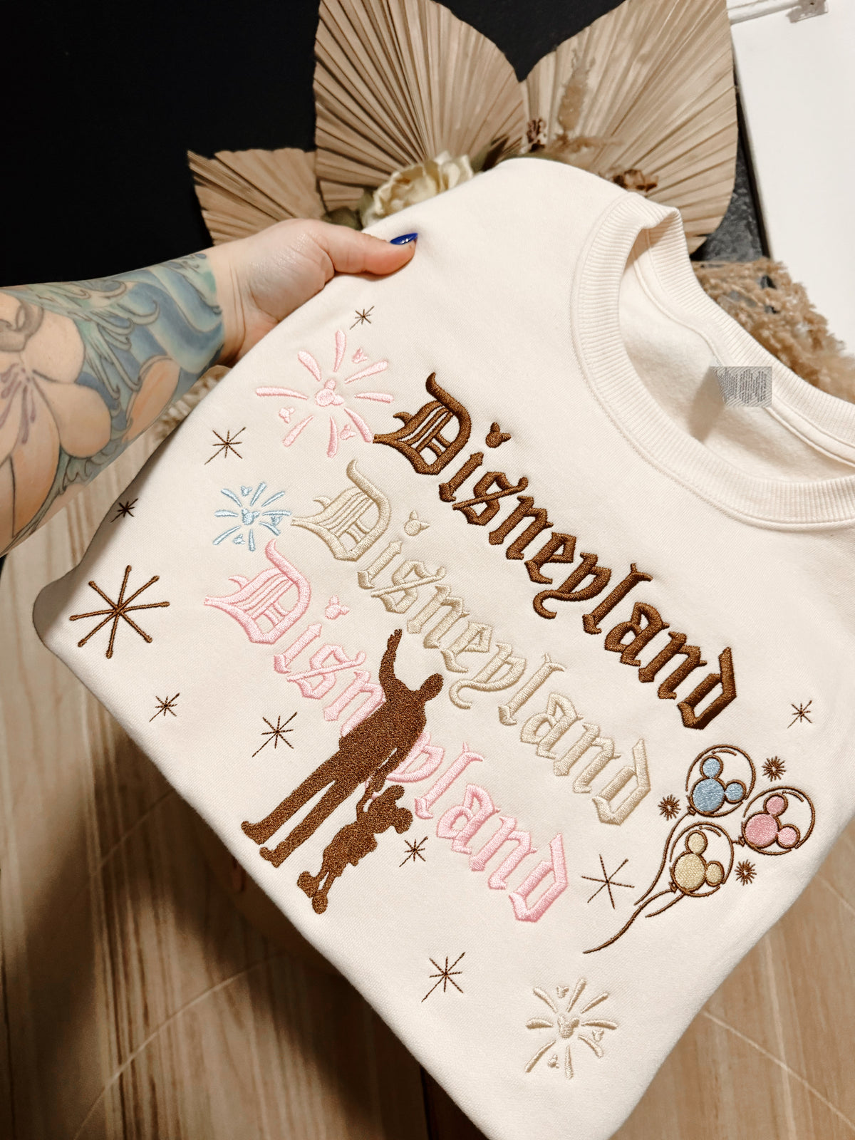 Cool tone Magic land crewneck PRE ORDER(MID/LATE OCT)